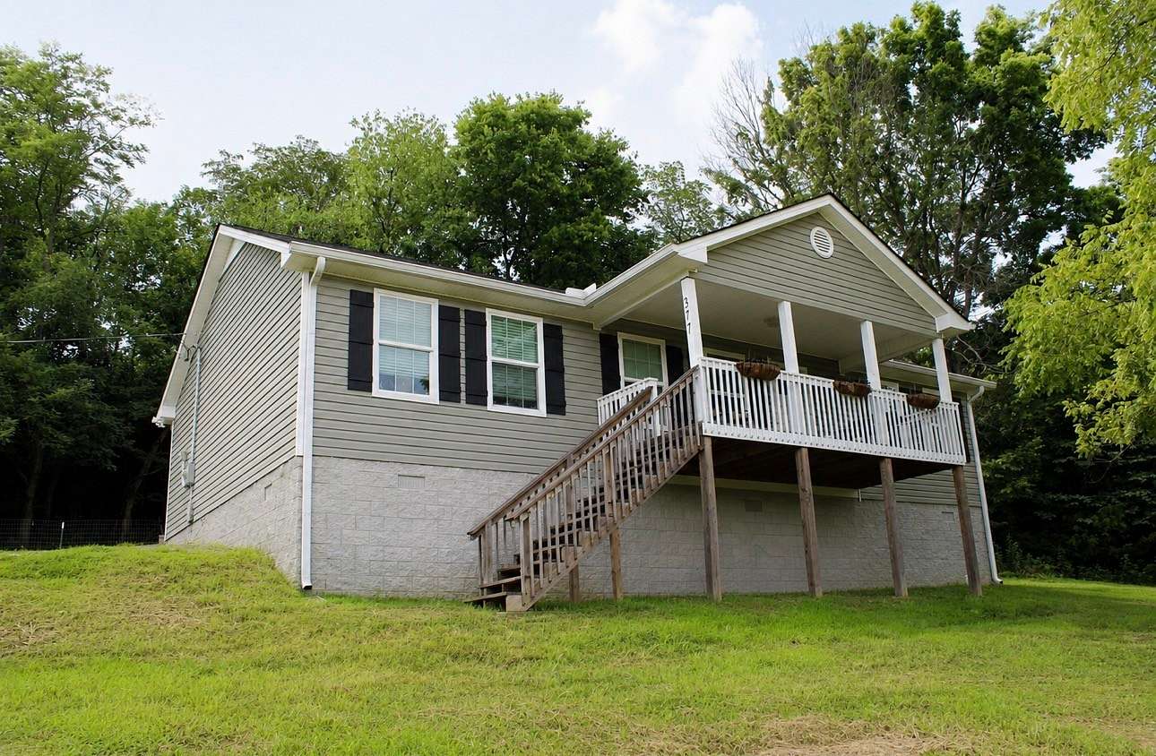 3.3 Acres of Land with Home for Sale in Gordonsville, Tennessee