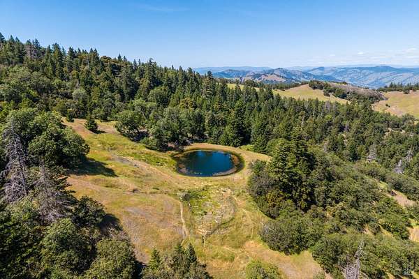 130 Acres of Land for Sale in Laytonville, California
