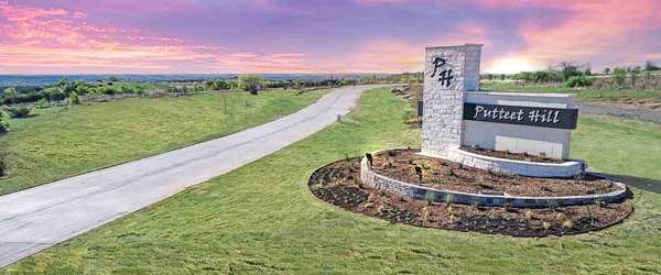 2 Acres of Residential Land for Sale in Cresson, Texas