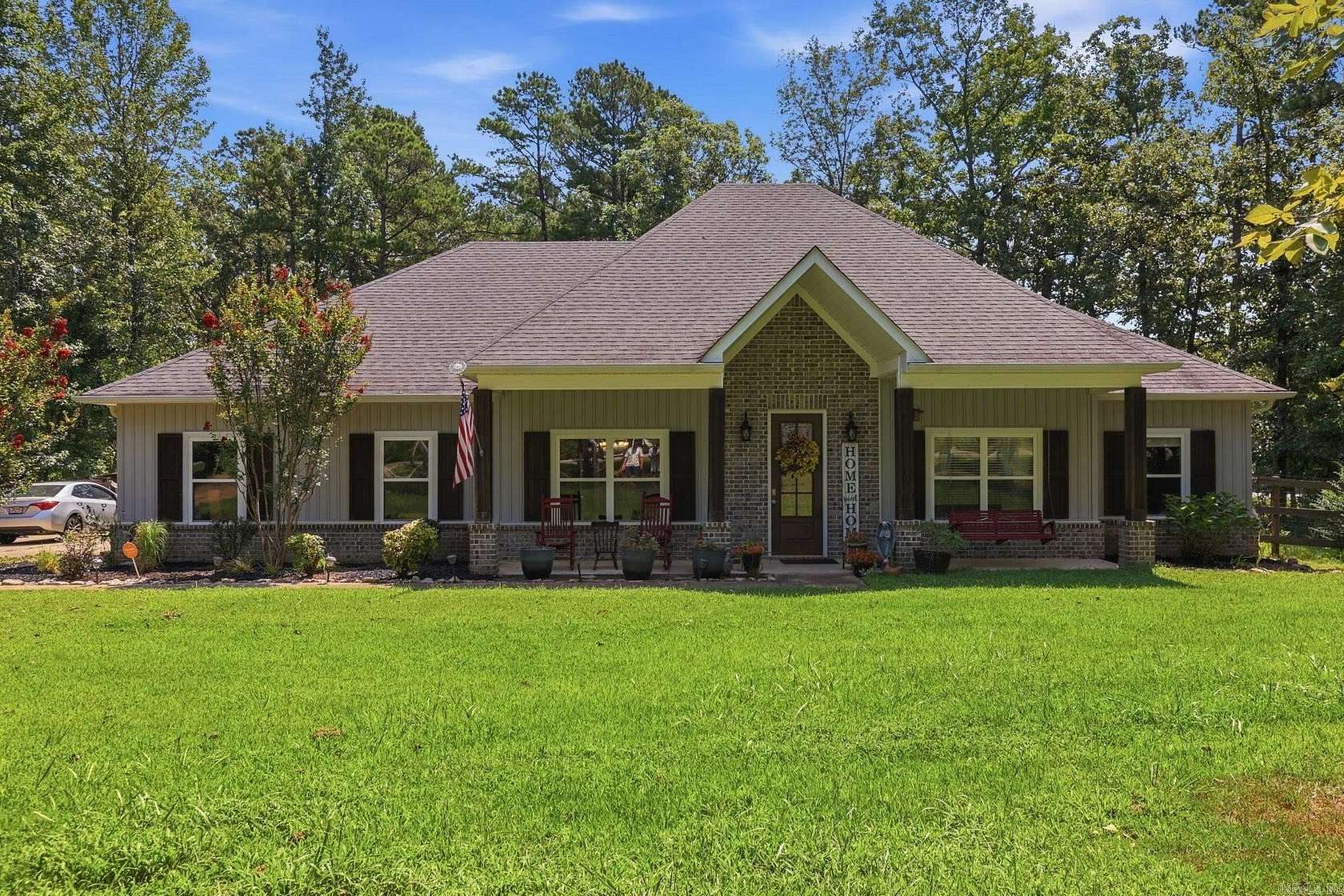 1.5 Acres of Land with Home for Sale in Little Rock, Arkansas