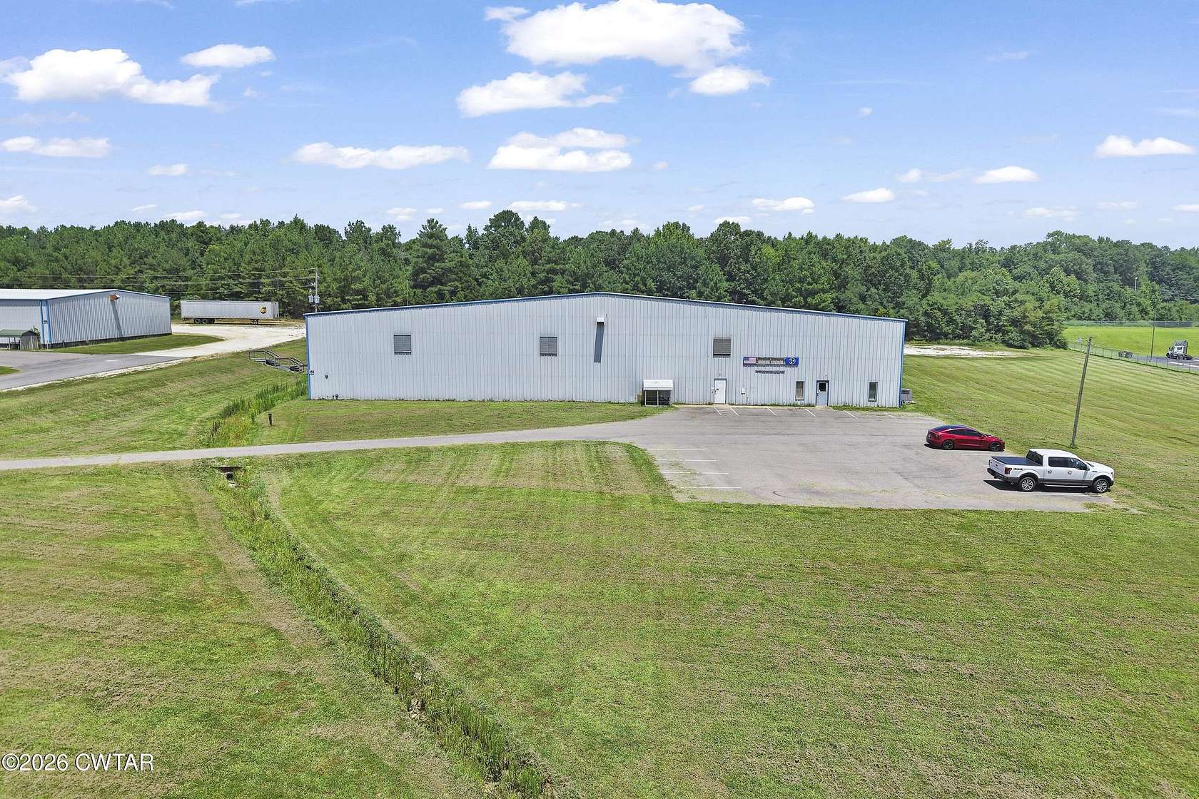 7.73 Acres of Improved Commercial Land for Sale in Dresden, Tennessee