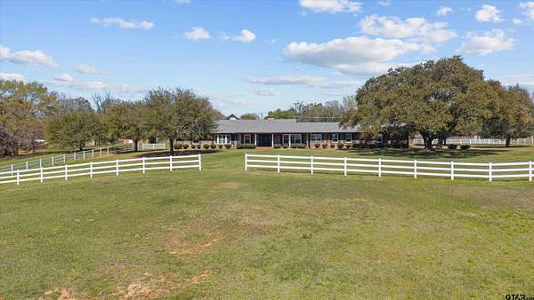 3.8 Acres of Land with Home for Sale in Jacksonville, Texas