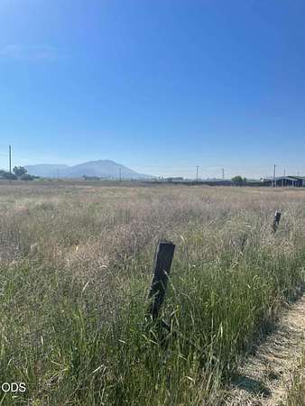 0.94 Acres of Land for Sale in Klamath Falls, Oregon