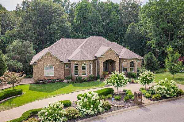 2.25 Acres of Land with Home for Sale in Owensboro, Kentucky