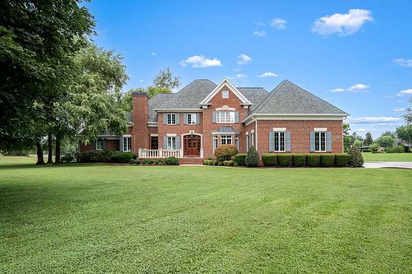 7 Acres of Land with Home for Sale in Tullahoma, Tennessee