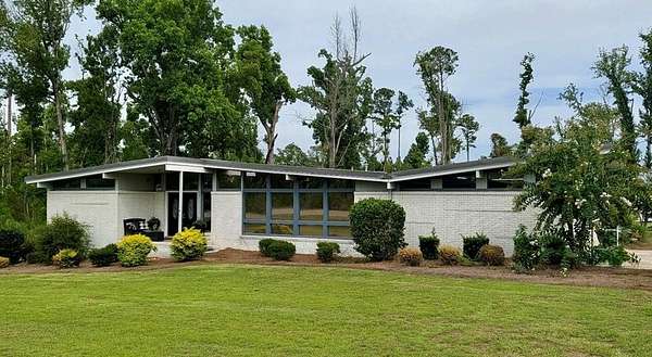 1.9 Acres of Land with Home for Sale in Hazlehurst, Georgia
