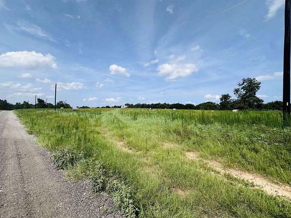 10.5 Acres of Land for Sale in Frankston, Texas