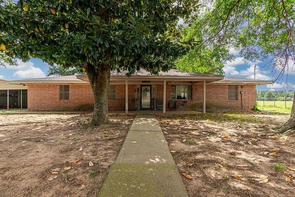 51 Acres of Land with Home for Sale in Nacogdoches, Texas