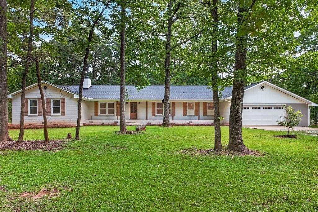 3.25 Acres of Land with Home for Sale in Salem, Alabama