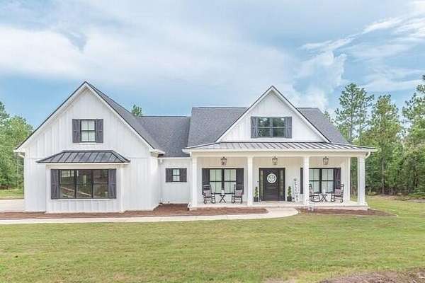 2.84 Acres of Land with Home for Sale in Aiken, South Carolina
