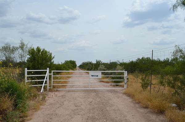 10 Acres of Land for Sale in Laredo, Texas