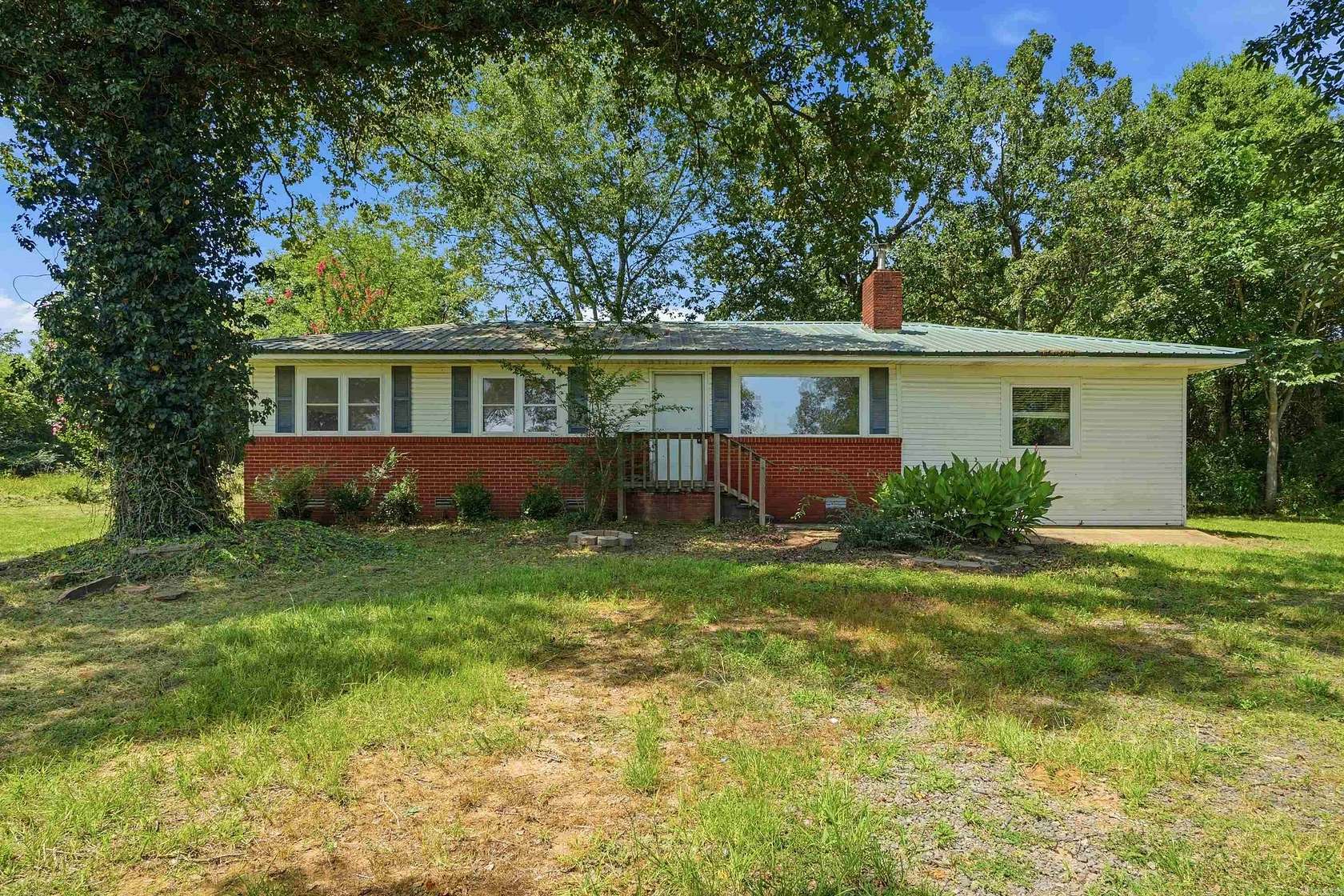 3 Acres of Land with Home for Sale in Greenbrier, Arkansas