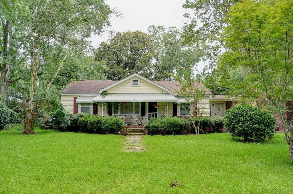 83.6 Acres of Recreational Land with Home for Sale in Cairo, Georgia