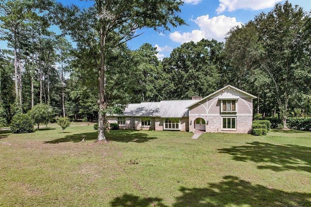 6.5 Acres of Land with Home for Sale in Dothan, Alabama