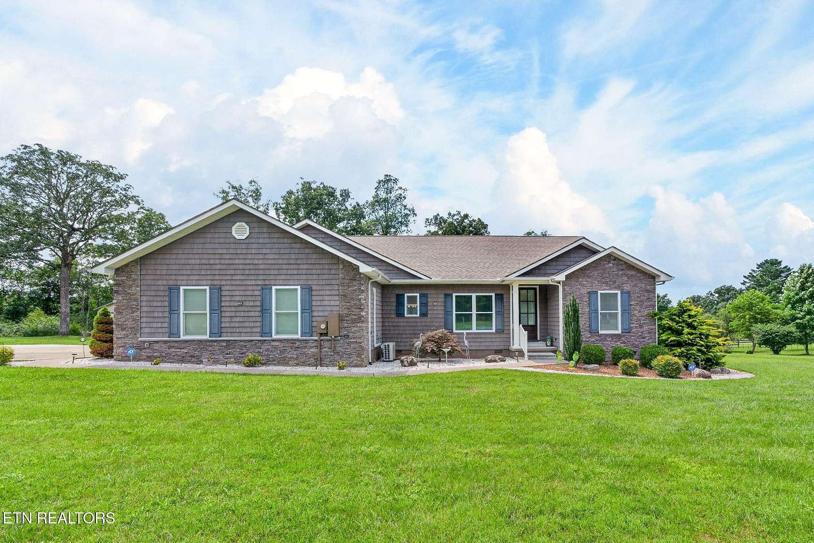 1.5 Acres of Land with Home for Sale in Crossville, Tennessee