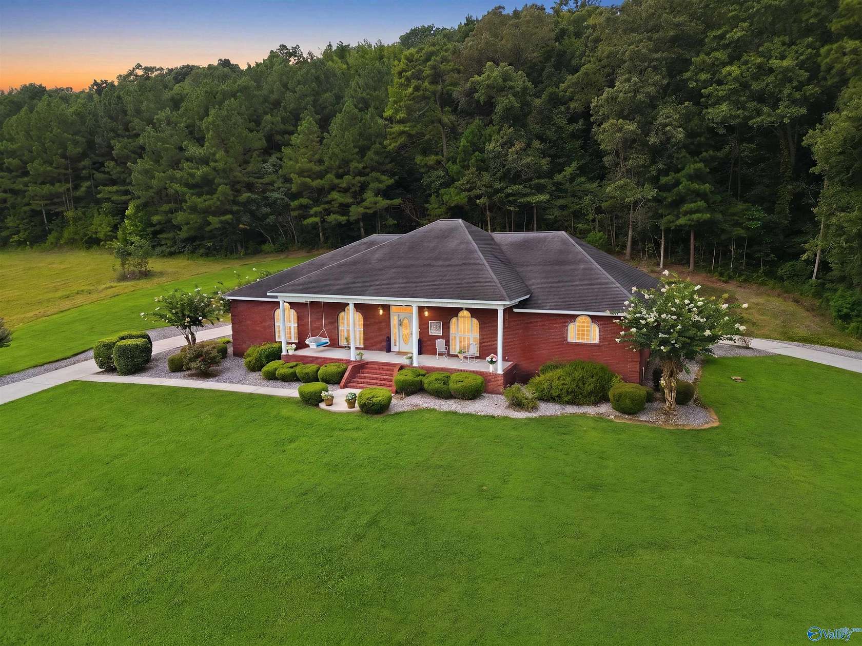 40 Acres of Land with Home for Sale in Somerville, Alabama