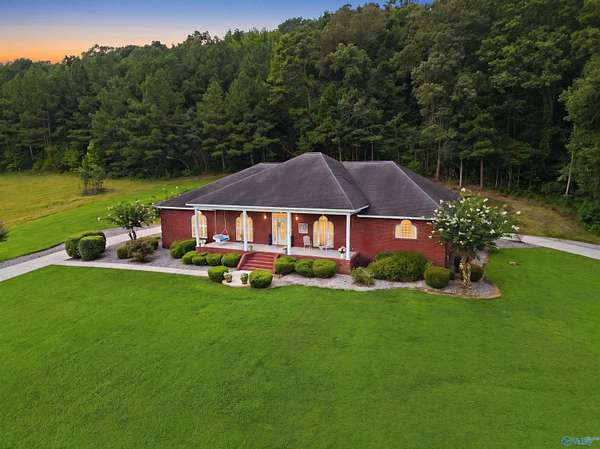 40 Acres of Land with Home for Sale in Somerville, Alabama