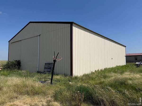 25 Acres of Land with Home for Sale in Idalia, Colorado
