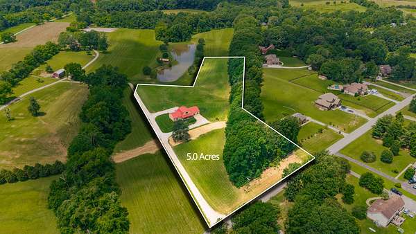 5 Acres of Land with Home for Sale in Greenbrier, Tennessee