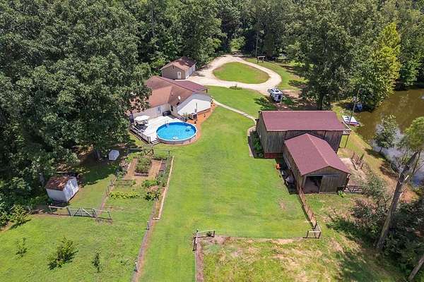 14 Acres of Land with Home for Sale in Gleason, Tennessee