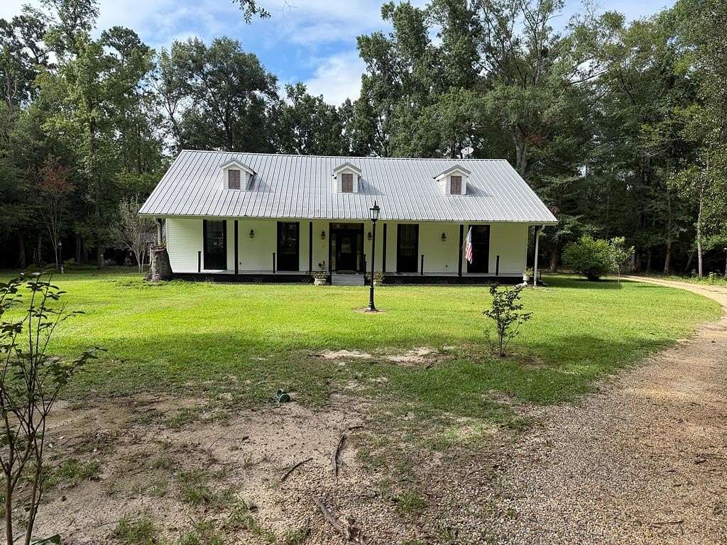 5.22 Acres of Land with Home for Sale in Henleyfield, Mississippi