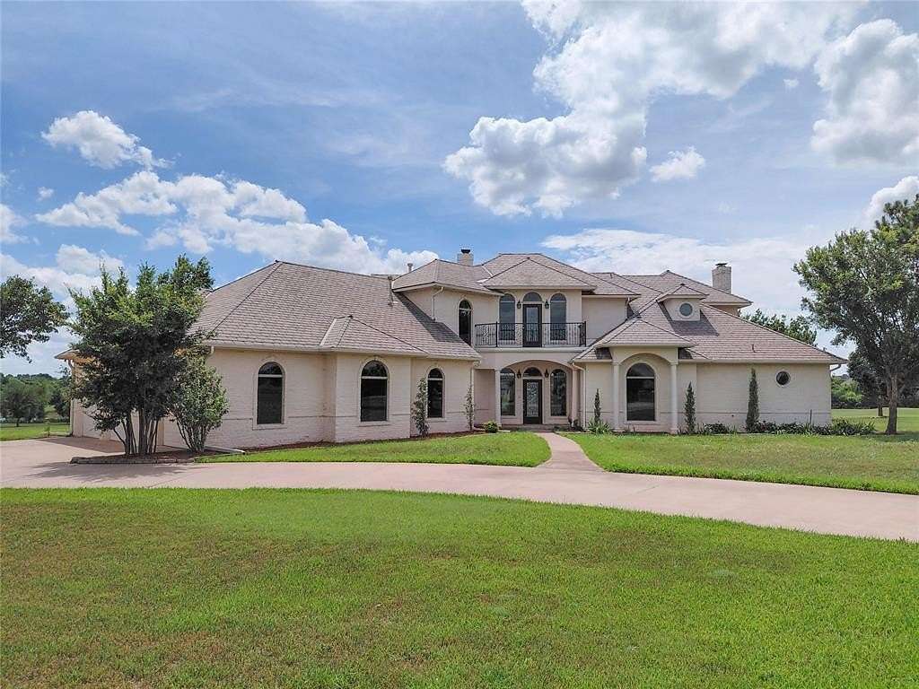 3.24 Acres of Land with Home for Sale in Edmond, Oklahoma
