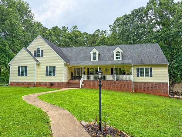 10.5 Acres of Recreational Land with Home for Sale in Blackstone, Virginia