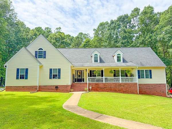 10.5 Acres of Recreational Land with Home for Sale in Blackstone, Virginia