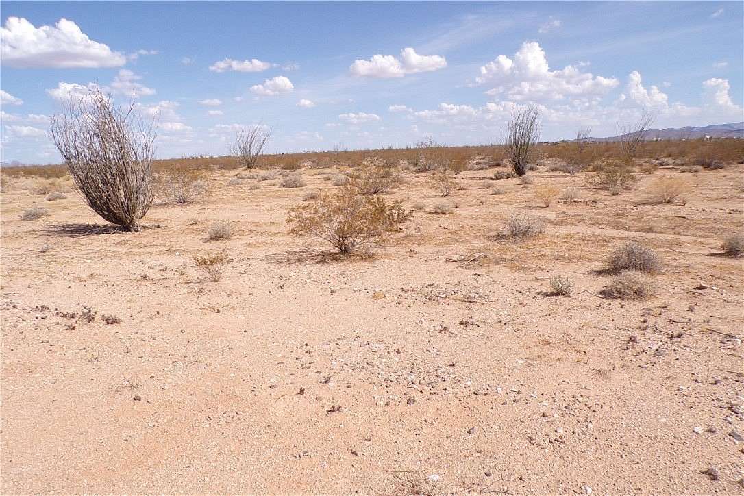 5 Acres of Residential Land for Sale in Yucca, Arizona