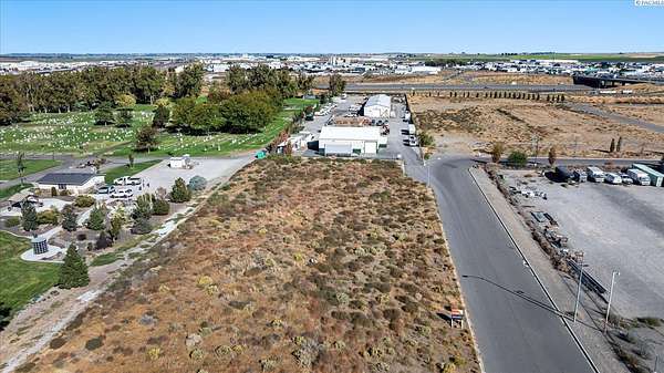 0.99 Acres of Commercial Land for Sale in Pasco, Washington