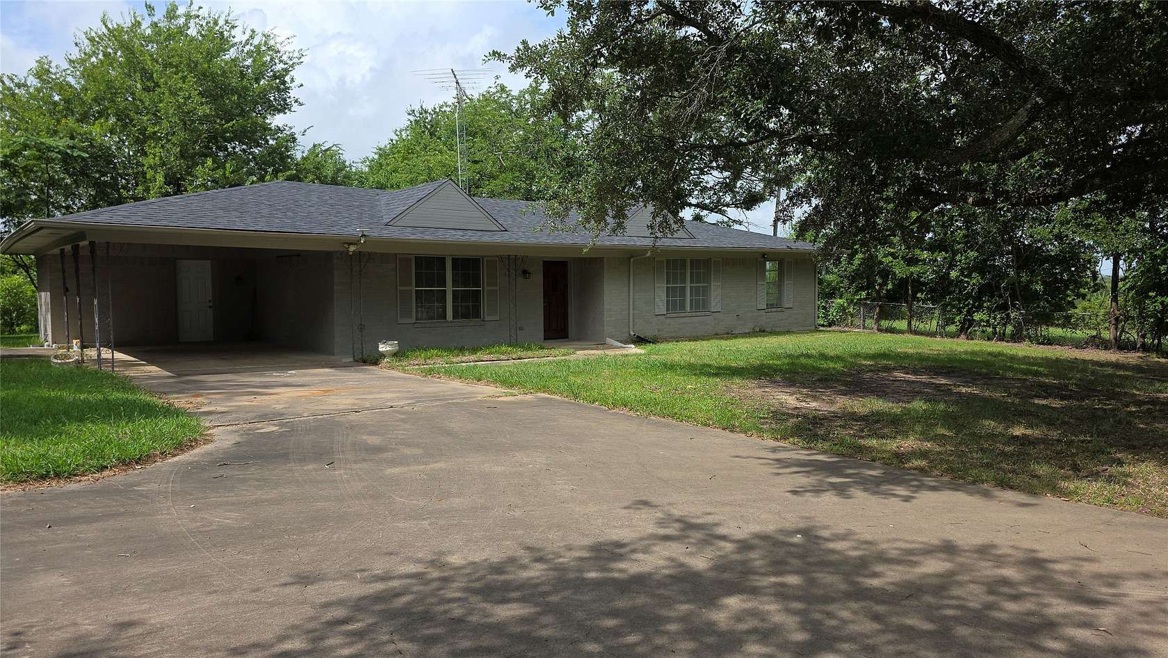 2 Acres of Land with Home for Lease in Bonham, Texas