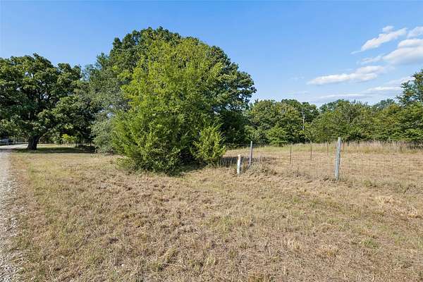 5 Acres of Residential Land for Sale in Greenville, Texas