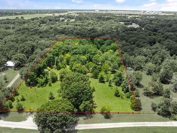 5 Acres of Residential Land for Sale in Greenville, Texas
