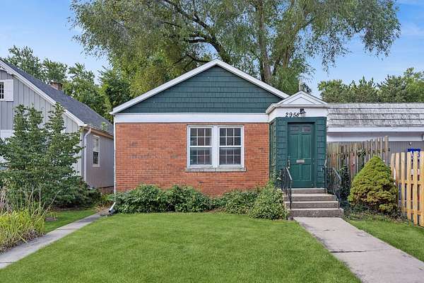 0.1 Acres of Mixed-Use Land for Sale in Evanston, Illinois