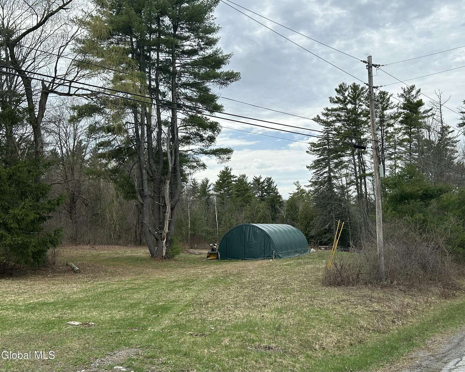 2.5 Acres of Land for Sale in Putnam Station, New York