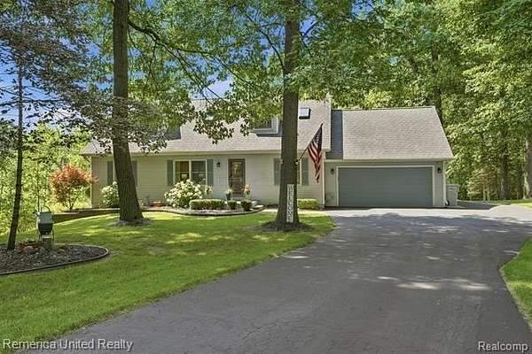 4 Acres of Land with Home for Sale in Green Oak Township, Michigan