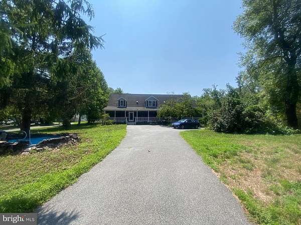 13.9 Acres of Recreational Land with Home for Sale in Hartly, Delaware