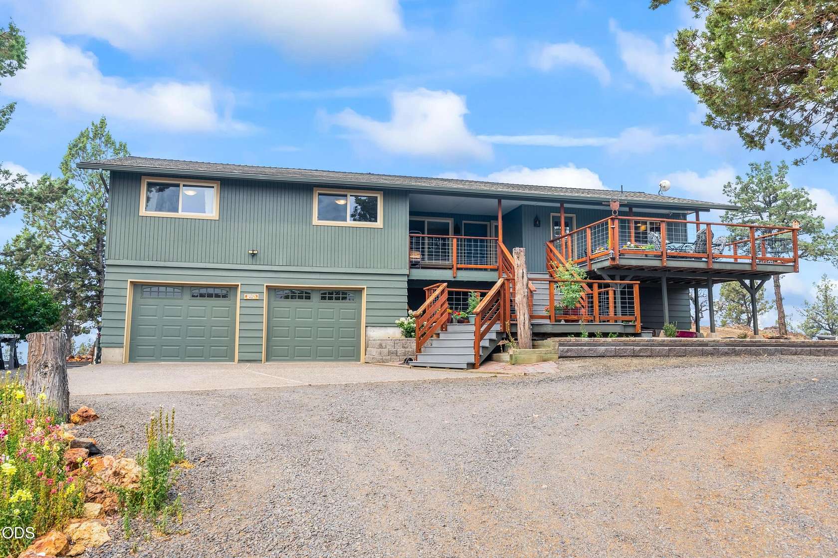 11.1 Acres of Land with Home for Sale in Prineville, Oregon