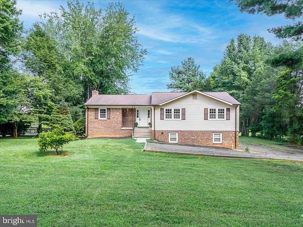 2 Acres of Land with Home for Sale in Warrenton, Virginia