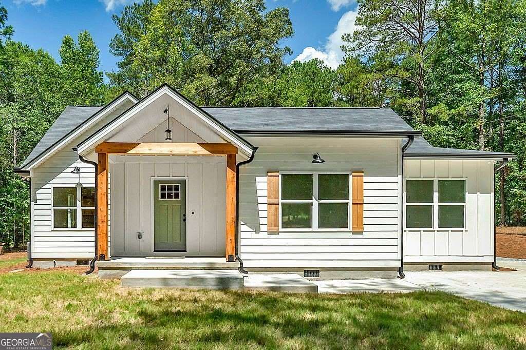 4.48 Acres of Land with Home for Sale in Griffin, Georgia