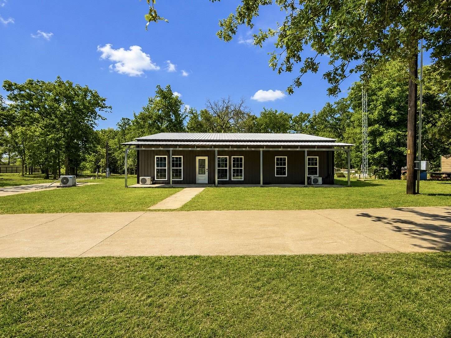 10 Acres of Improved Land for Sale in Fruitvale, Texas