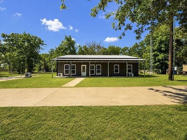 10 Acres of Improved Land for Sale in Fruitvale, Texas