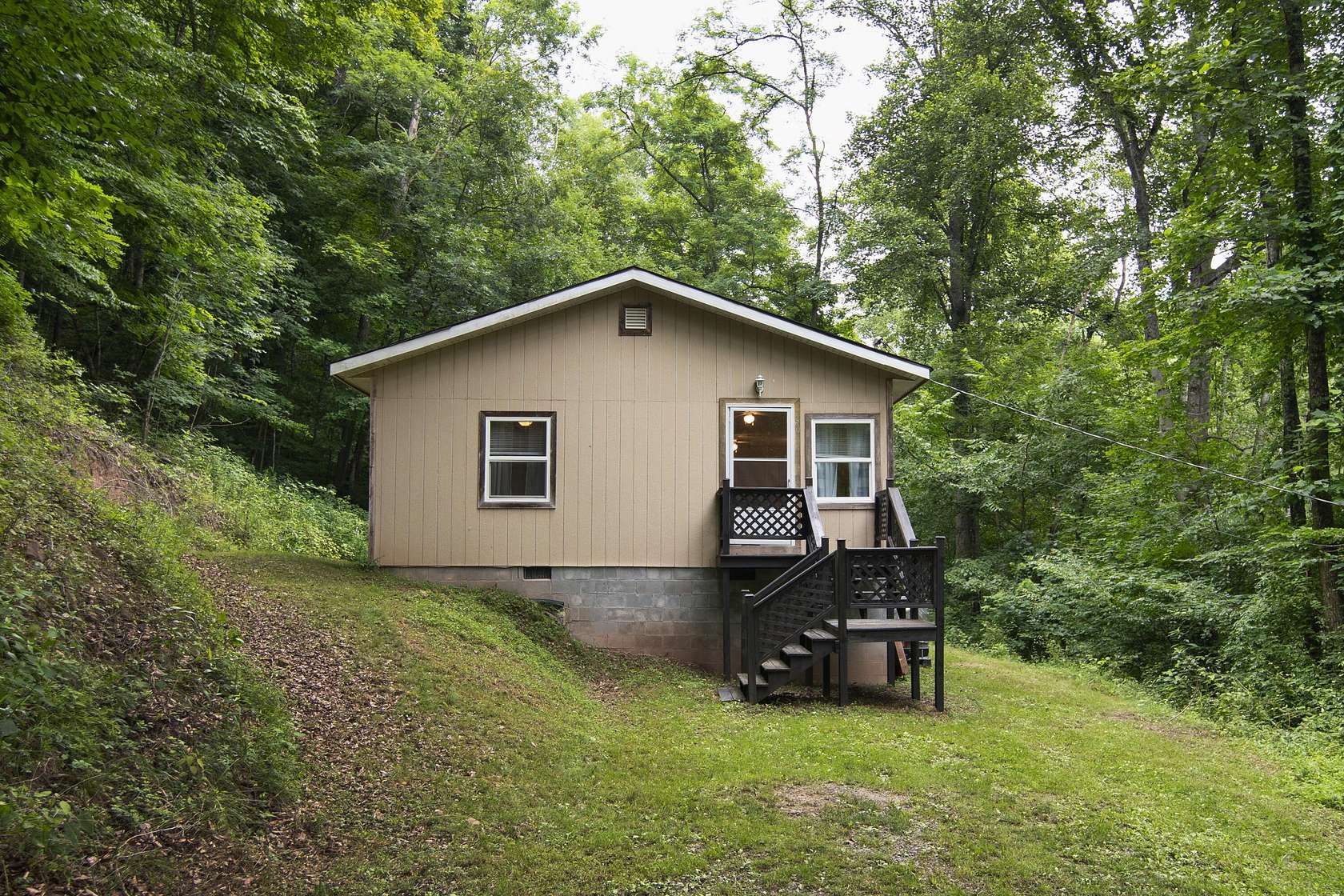 3 Acres of Land with Home for Sale in Hinton, West Virginia