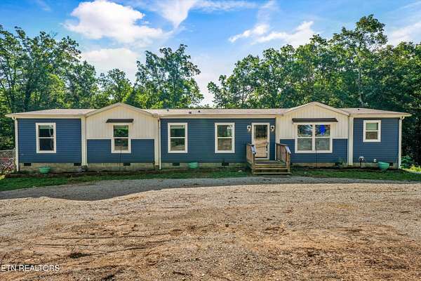 5.5 Acres of Land with Home for Sale in Loudon, Tennessee