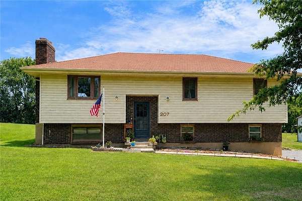2 Acres of Land with Home for Sale in Excelsior Springs, Missouri