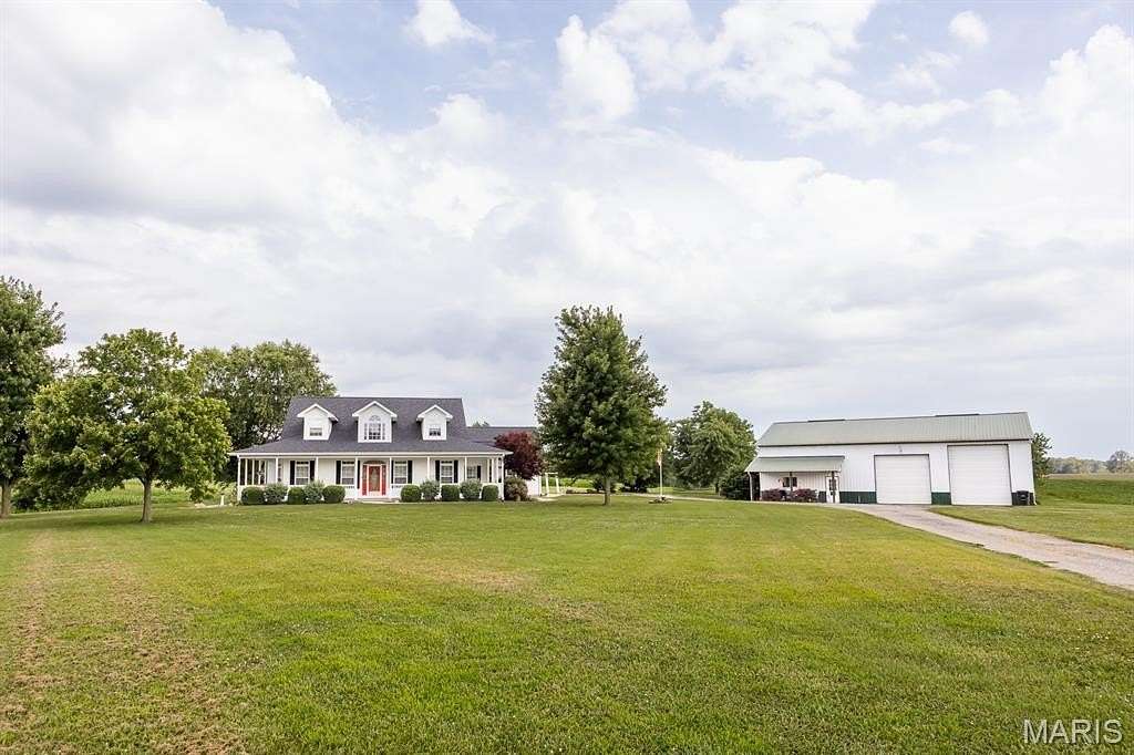 5 Acres of Improved Mixed-Use Land for Sale in Pocahontas, Illinois