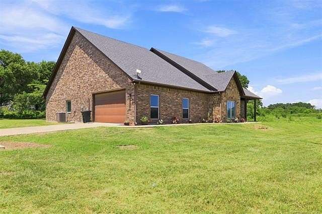 40 Acres of Land with Home for Sale in Calera, Oklahoma