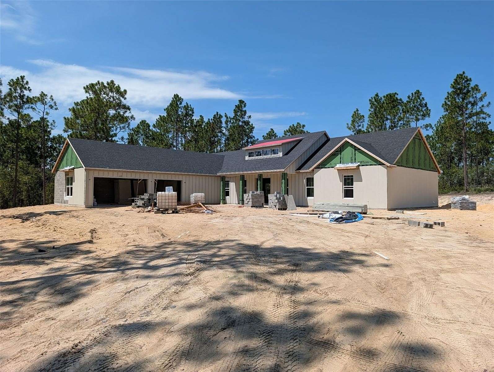9.9 Acres of Land with Home for Sale in Morriston, Florida