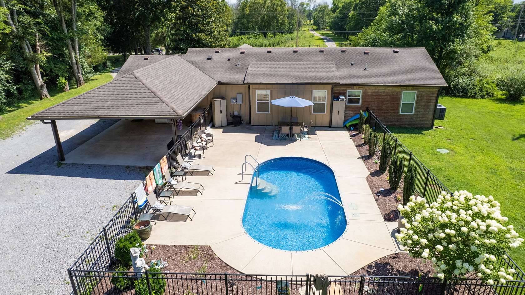 1.5 Acres of Land with Home for Sale in Murfreesboro, Tennessee