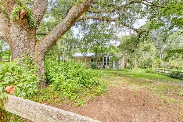1.66 Acres of Land with Home for Sale in Greenville, Florida